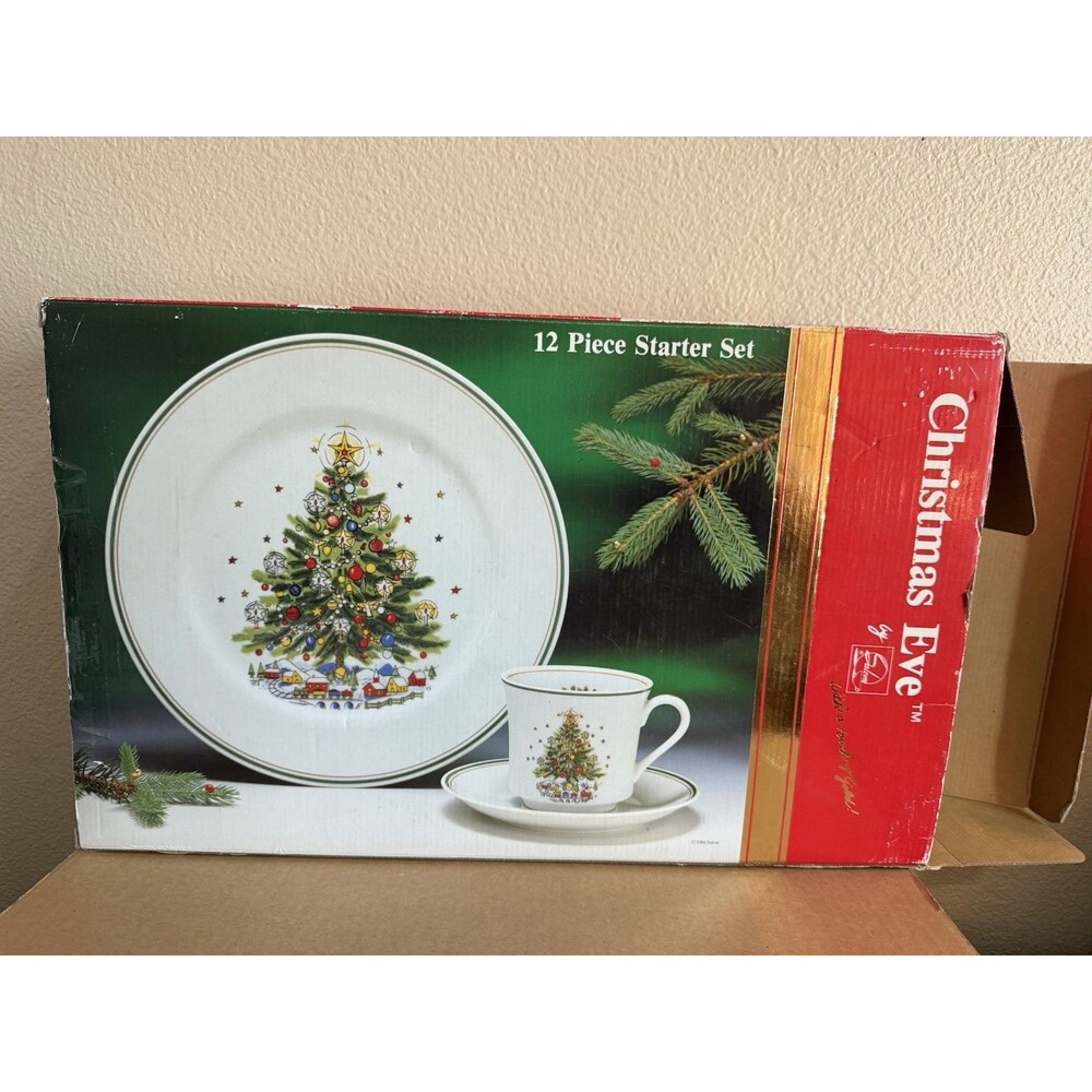 Salem Christmas Eve 12-Piece Porcelain Dinner Set, 4 Place Settings, Plates/Cups